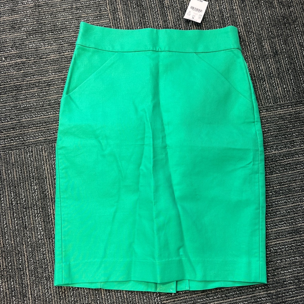 J.Crew factory Size 00 Green skirt NWT
